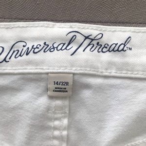 White denim bermuda short